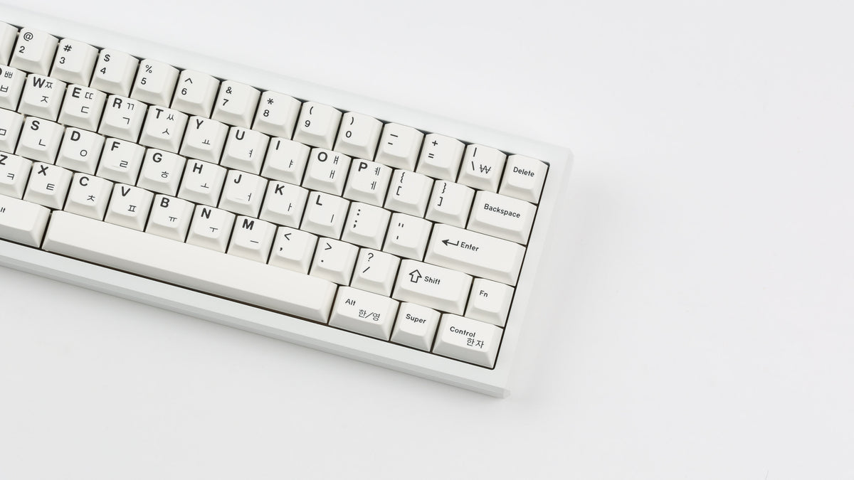  GMK CYL Hangul BoW on a white keyboard zoomed in on right 