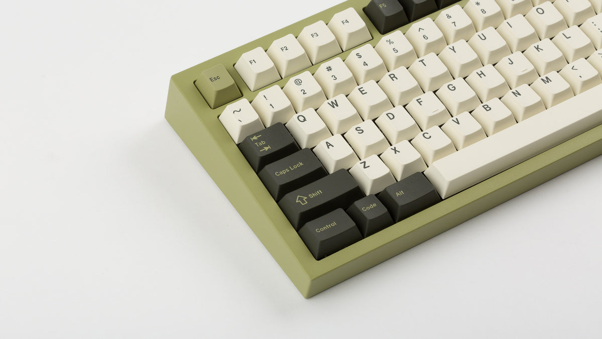  GMK CYL Olive R2 on a green NK87 zoomed in on left 