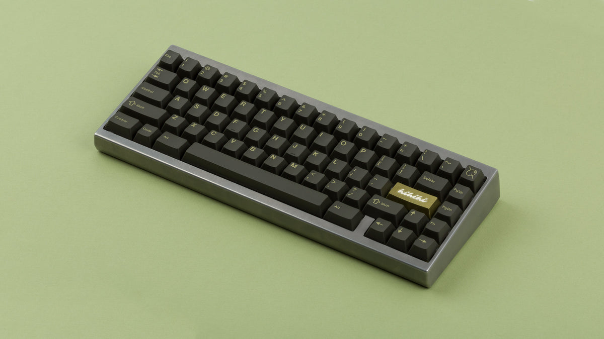  GMK CYL Olive R2 on a silver keyboard 