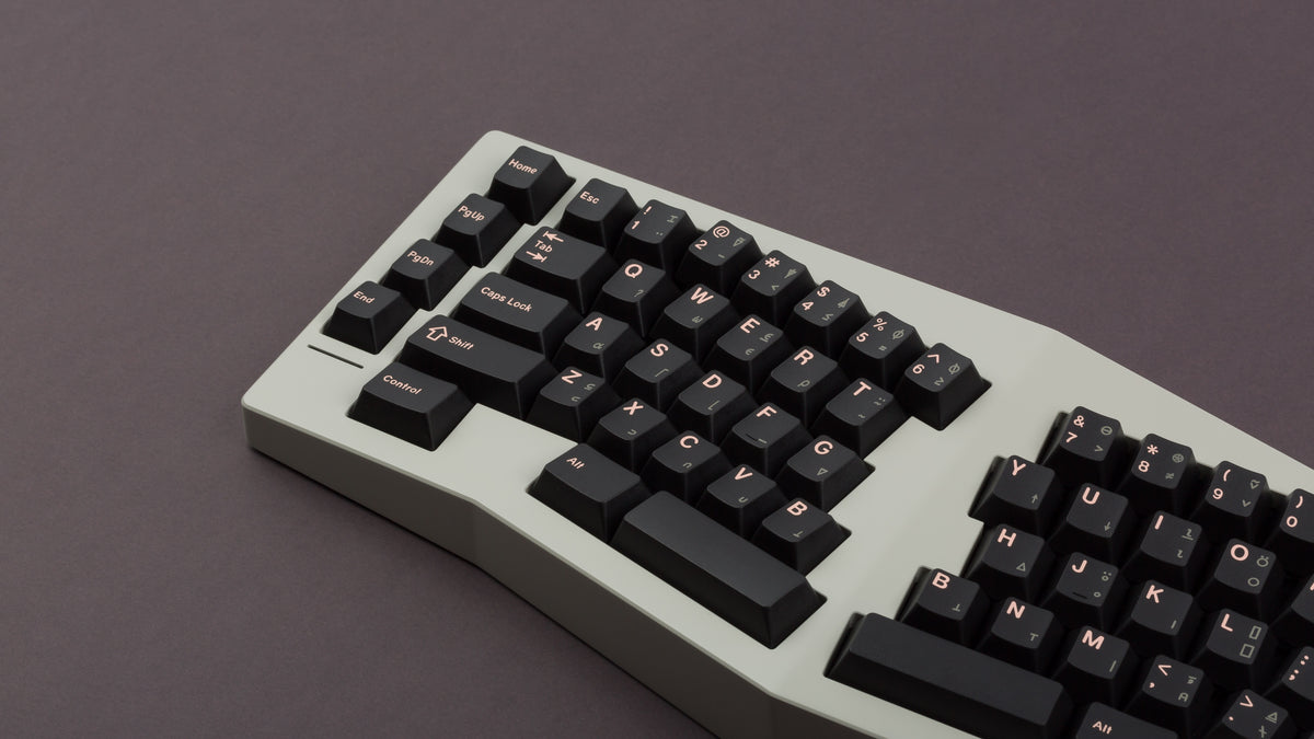  GMK CYL Olivia No.3 dark on a Type K zoomed in on left 
