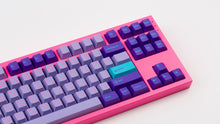 Load image into Gallery viewer, GMK CYL Vaporwave hiragana on a pink nk87 zoomed in on right angled
