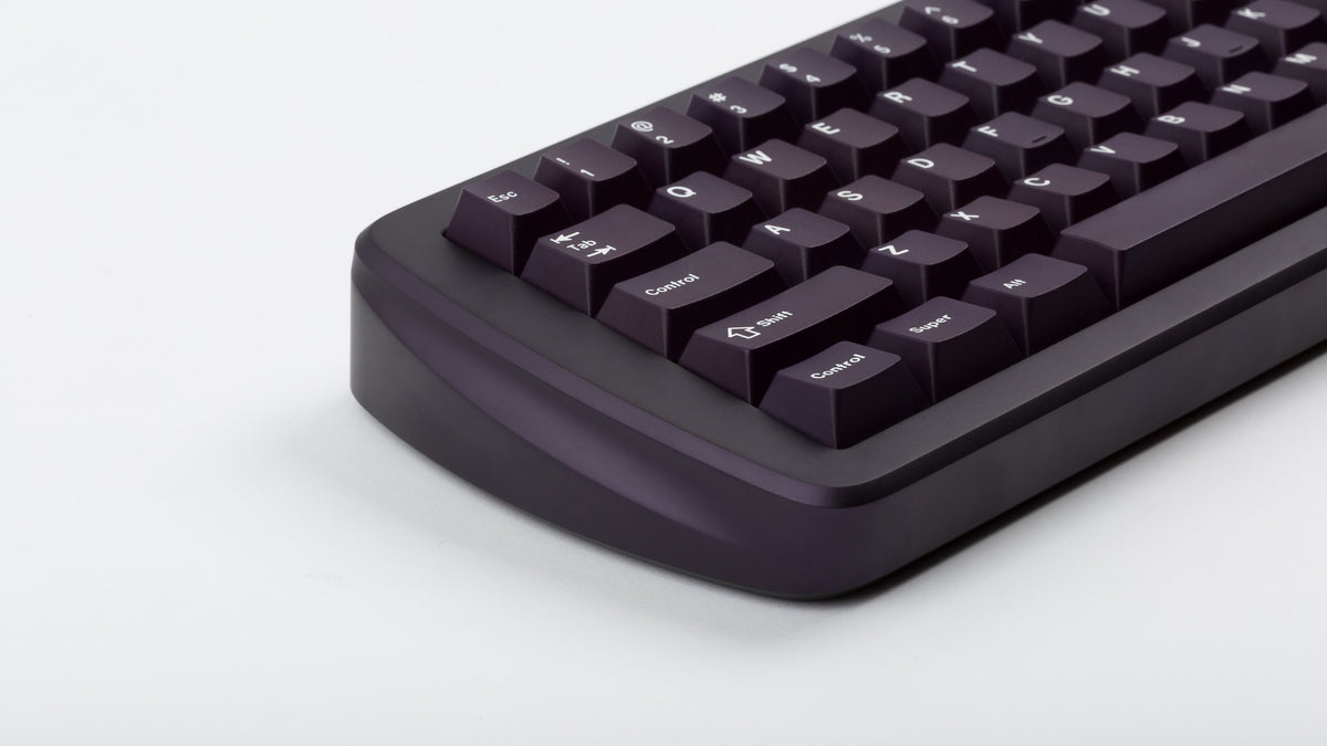 violet case with purple keycaps left side