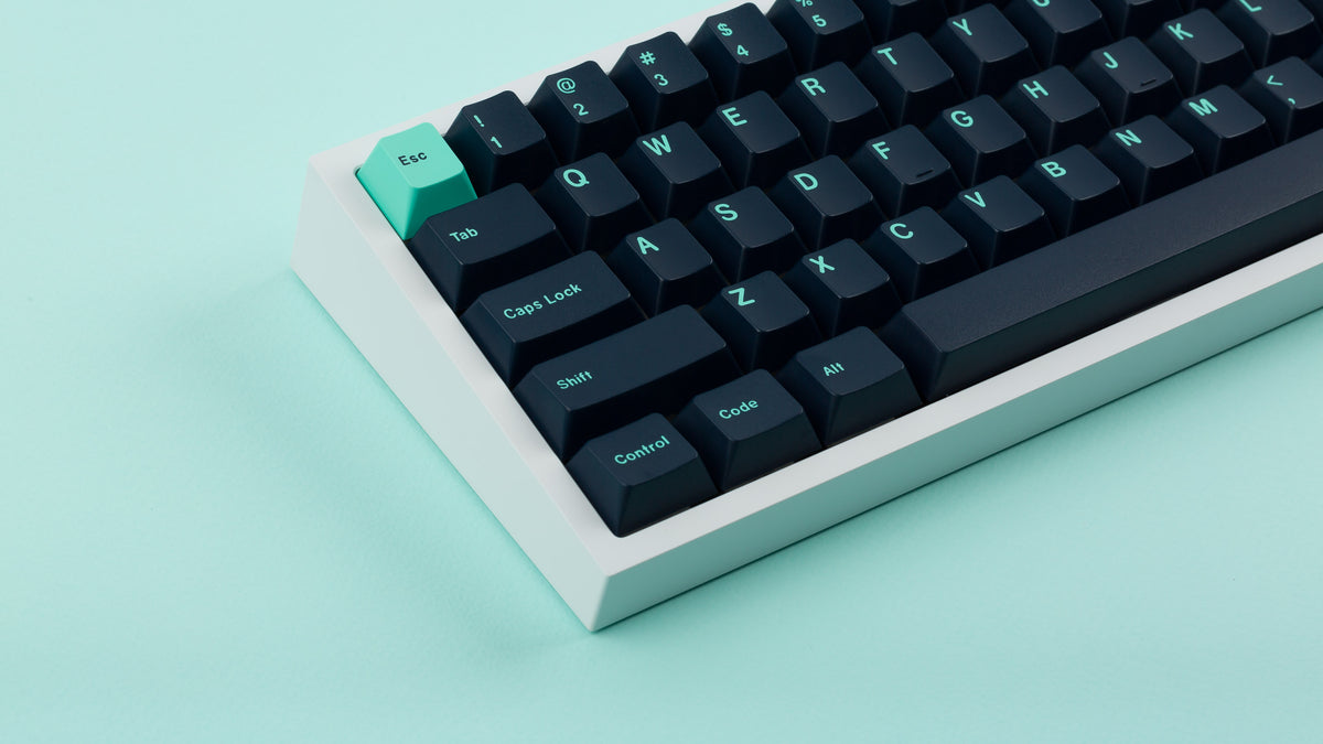  GMK Metropolis R2 on a white NK65 zoomed in on left 