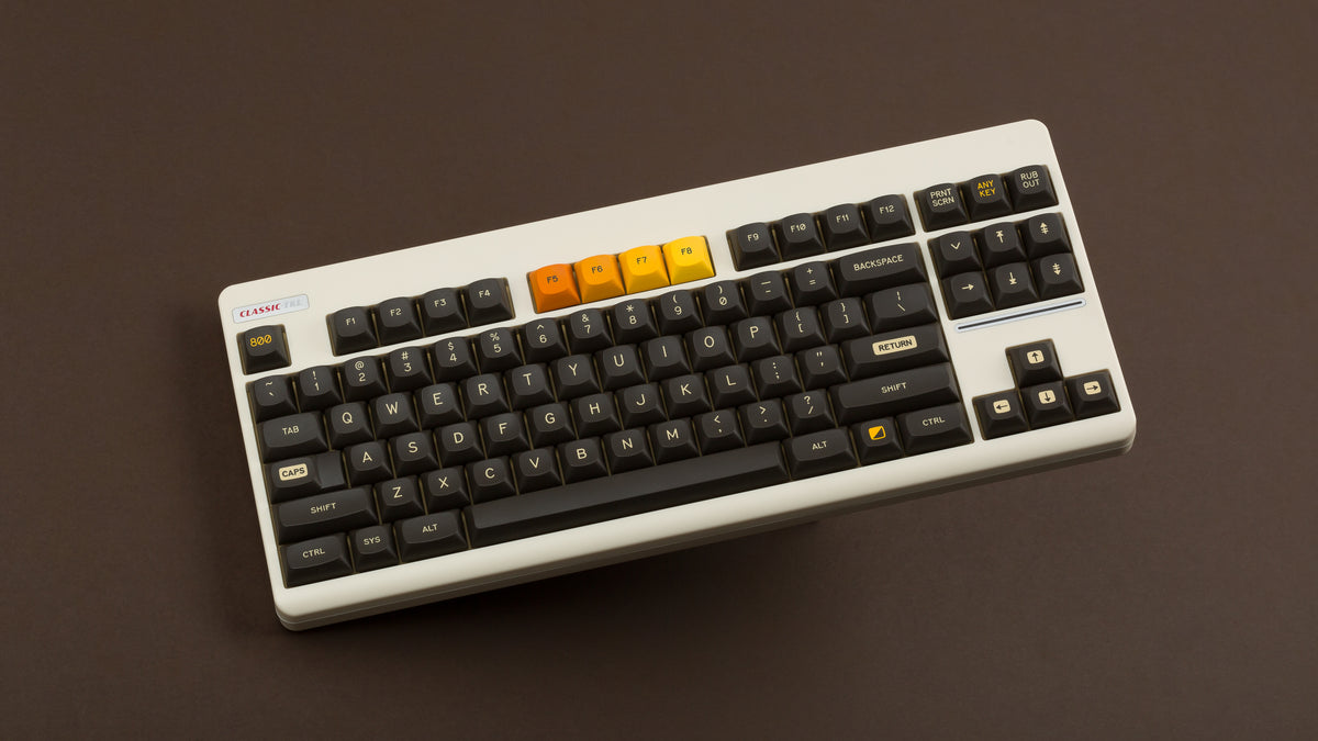  CLASSIC-TKL Retrobright Beige with GMK MTNU 800 Keycaps 