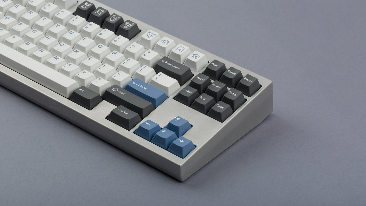  GMK CYL Arctic on silver keyboard zoomed in on right 