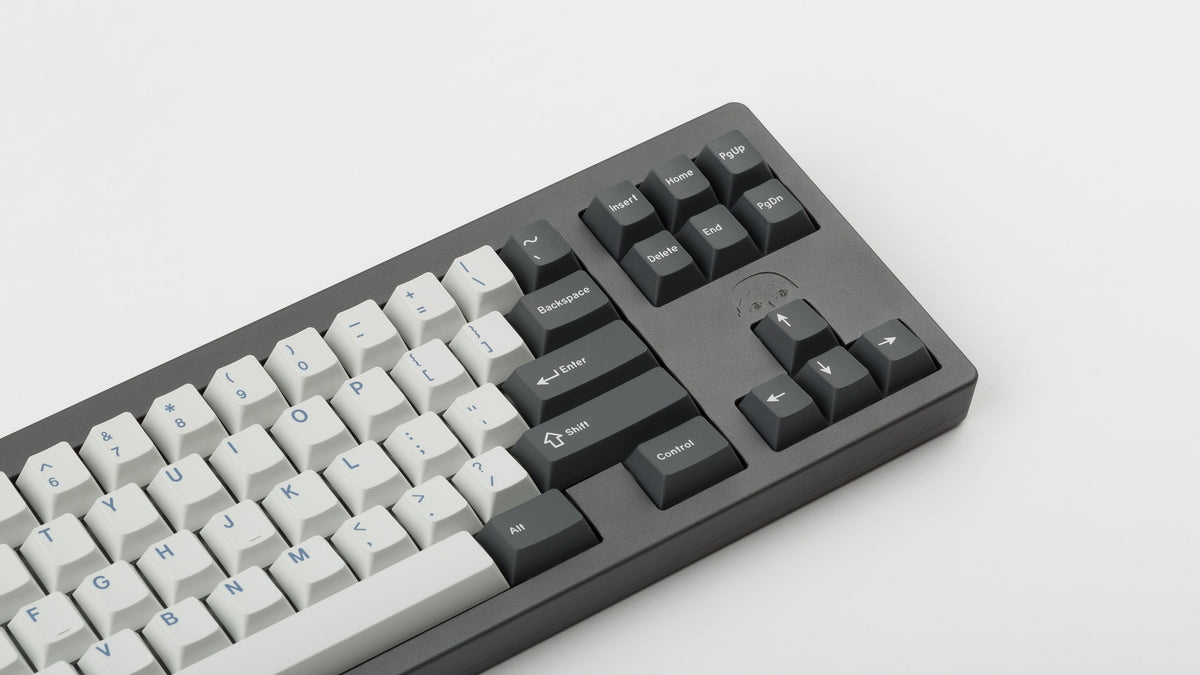  GMK CYL Arctic on grey keyboard zoomed in on right 