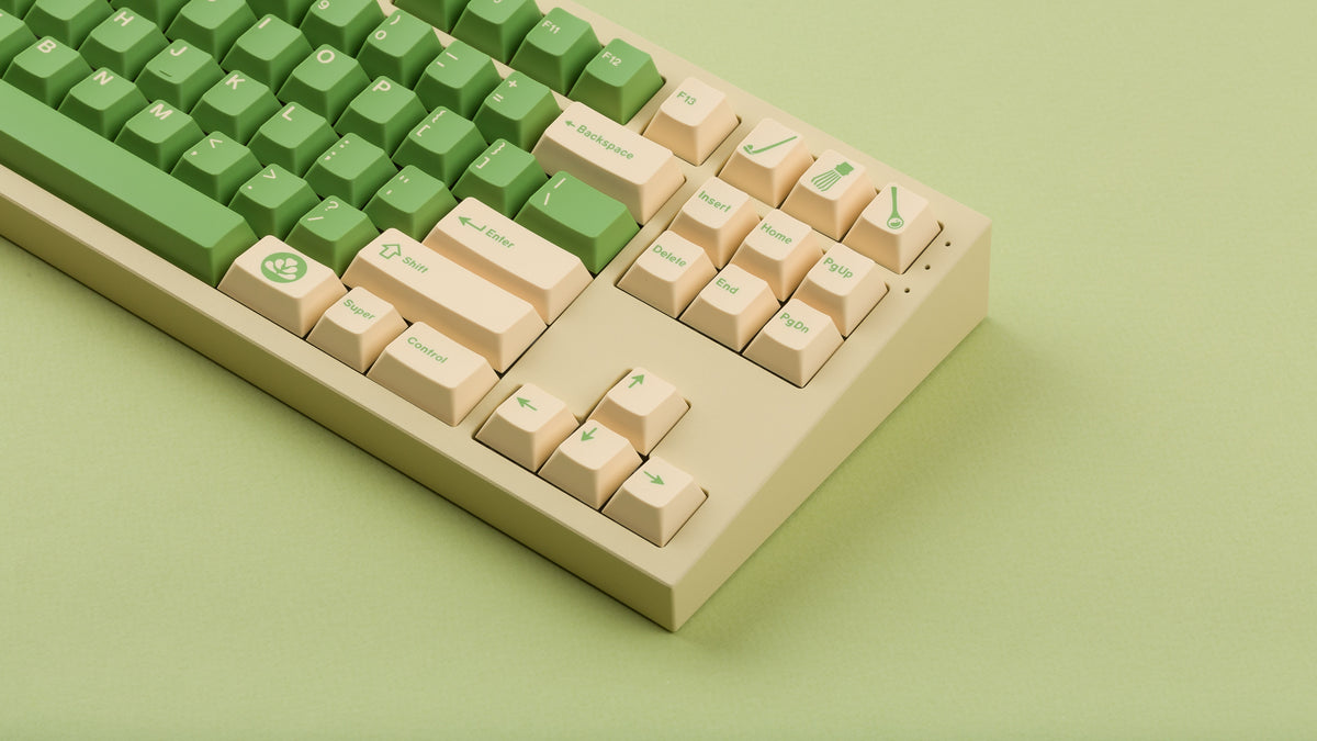  GMK CYL Cream matcha on beige NK87 zoomed in on right 