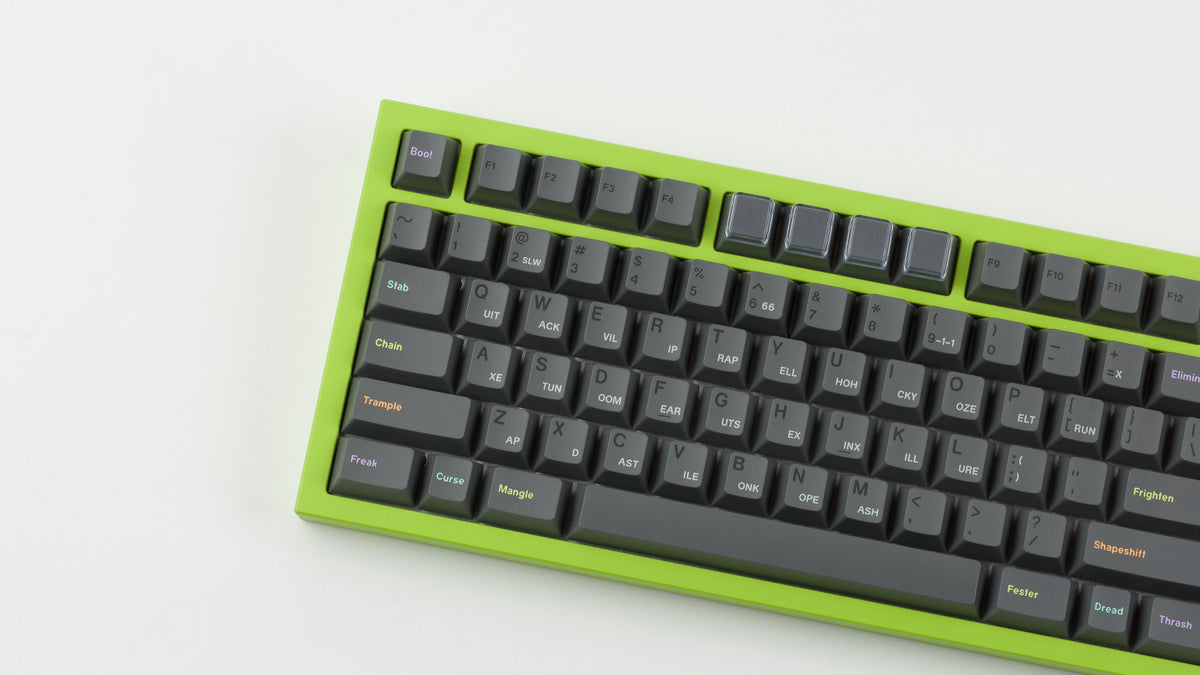  GMK CYL Fright Club on a green NK87 zoomed in on left 