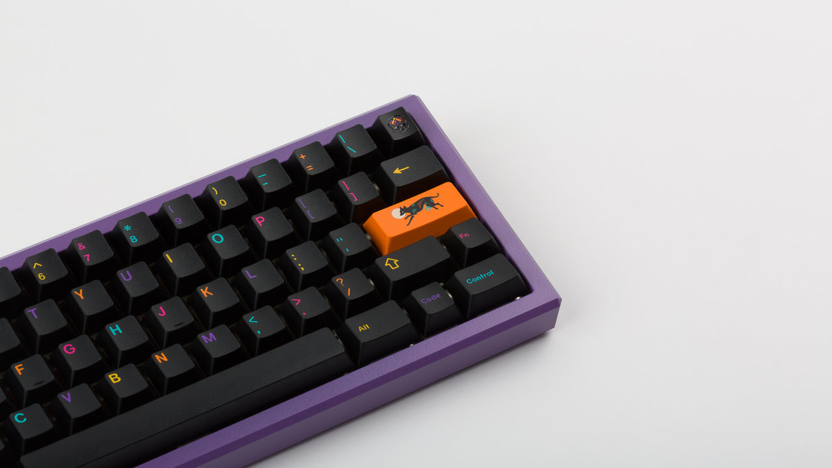  GMK CYL Mictlan on a purple keyboard zoomed in on right 