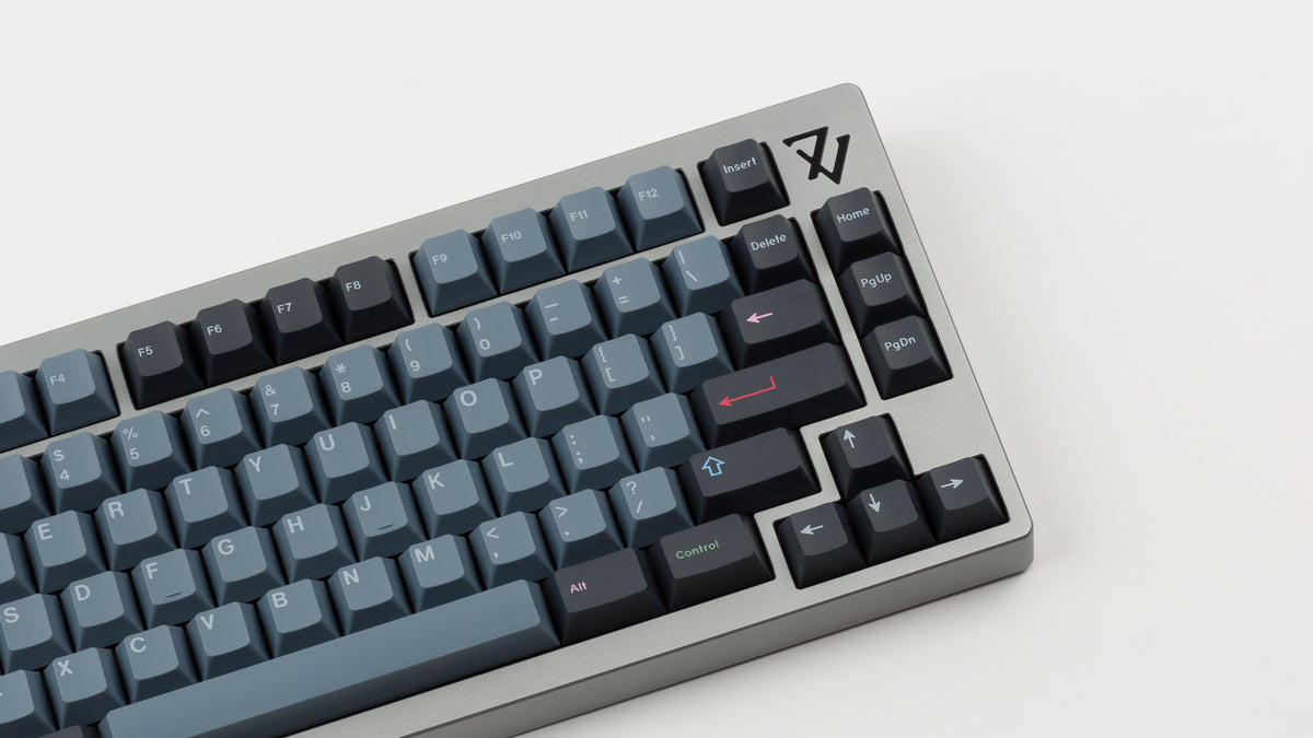  GMK CYL Nord on a Grey 7V zoomed in on right 