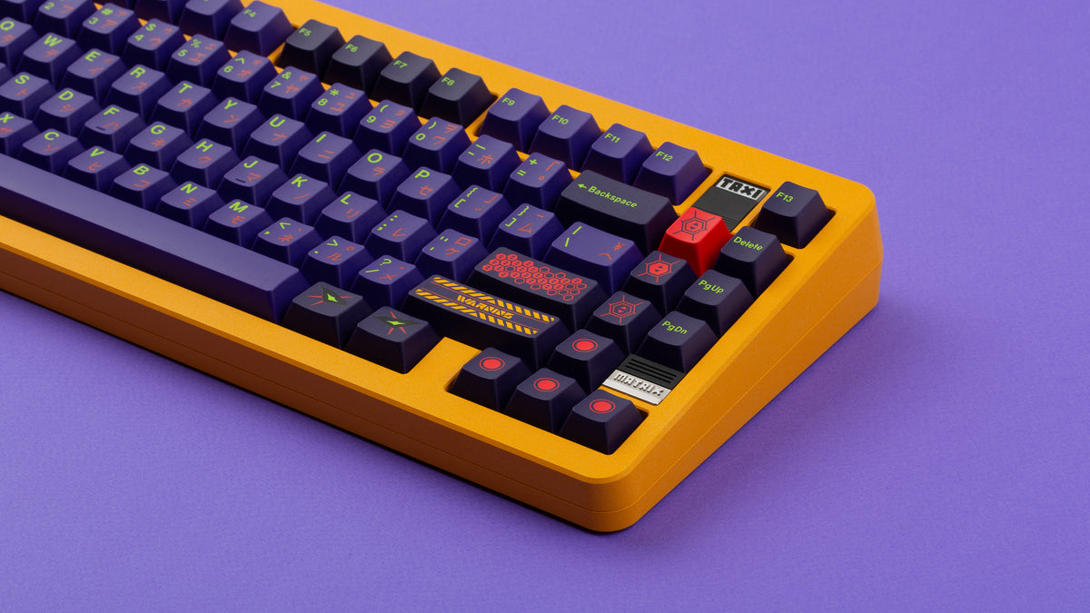  GMK CYL Shinseiki on a orange Matrix MRTAXI keyboard close up on right side 