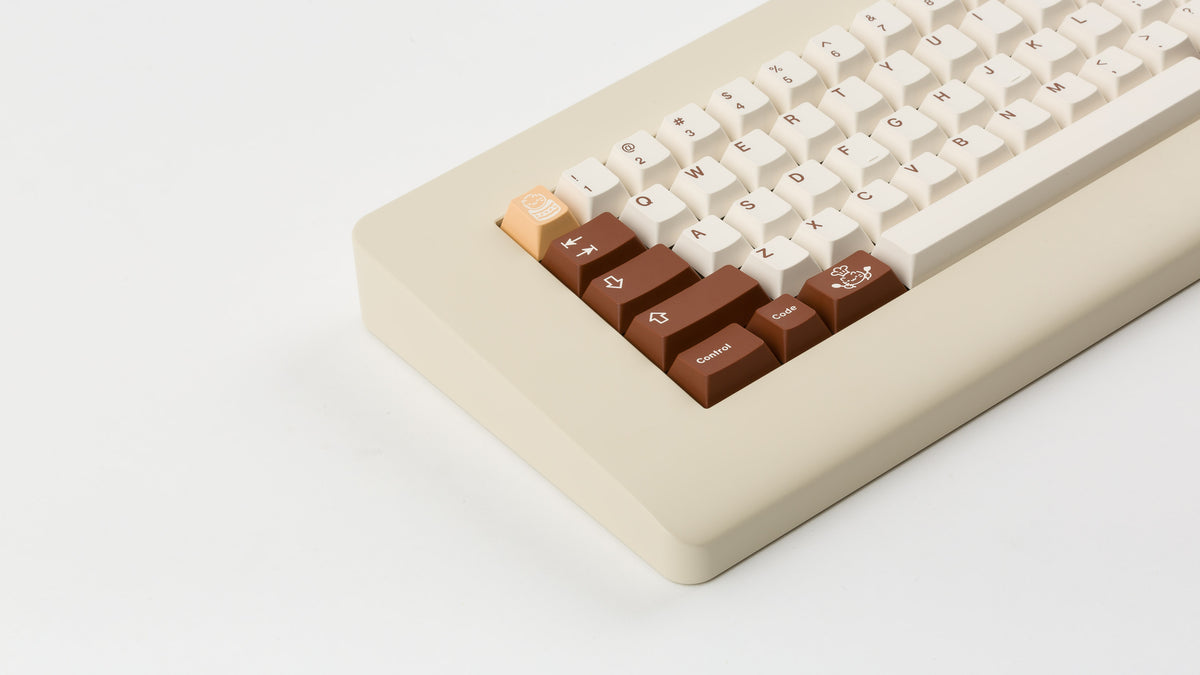  GMK CYL Tiramisu on beige keyboard zoomed in on left 