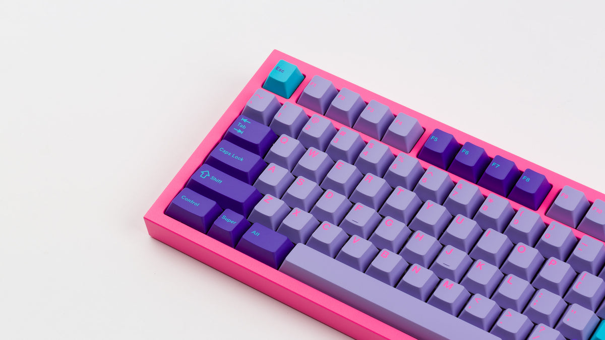  GMK CYL Vaporwave on a pink nk87 zoomed in on left 