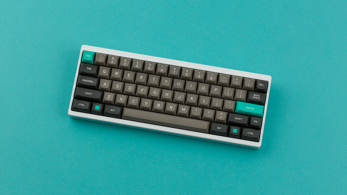  MTNU Dolch on a White Keyboard 