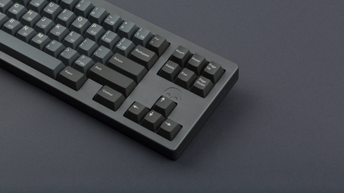  GMK Oblivion V3.1 on a black keyboard zoomed in right 