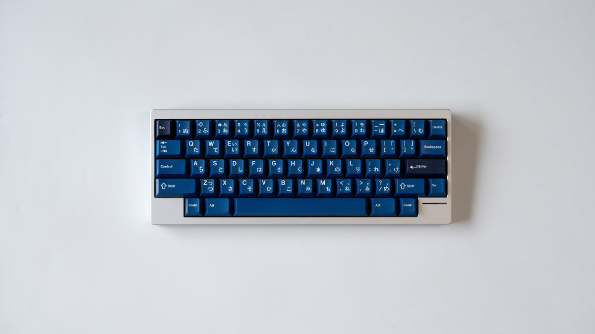  silver lily featuring striker keycaps 