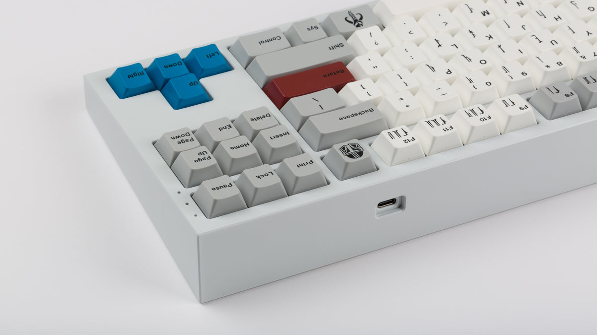  GMK CYL Mandalorian on white keyboard zoomed in on right back 