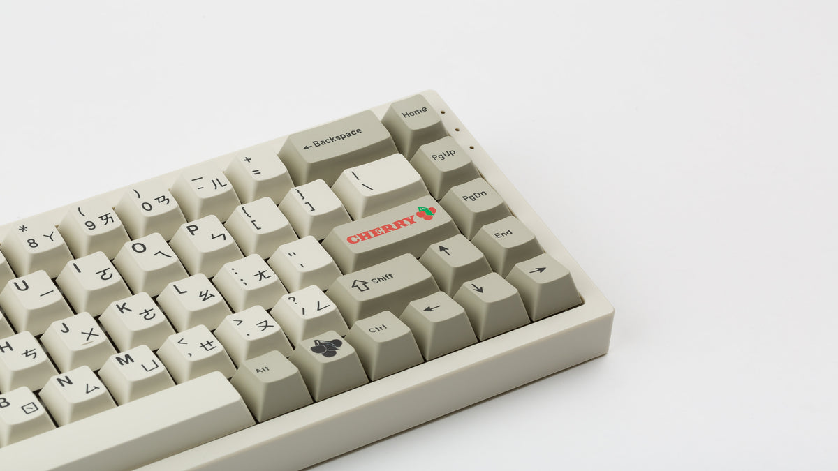  GMK CYL Classic Retro Zhuyin on a beige NK65 zoomed in on right 