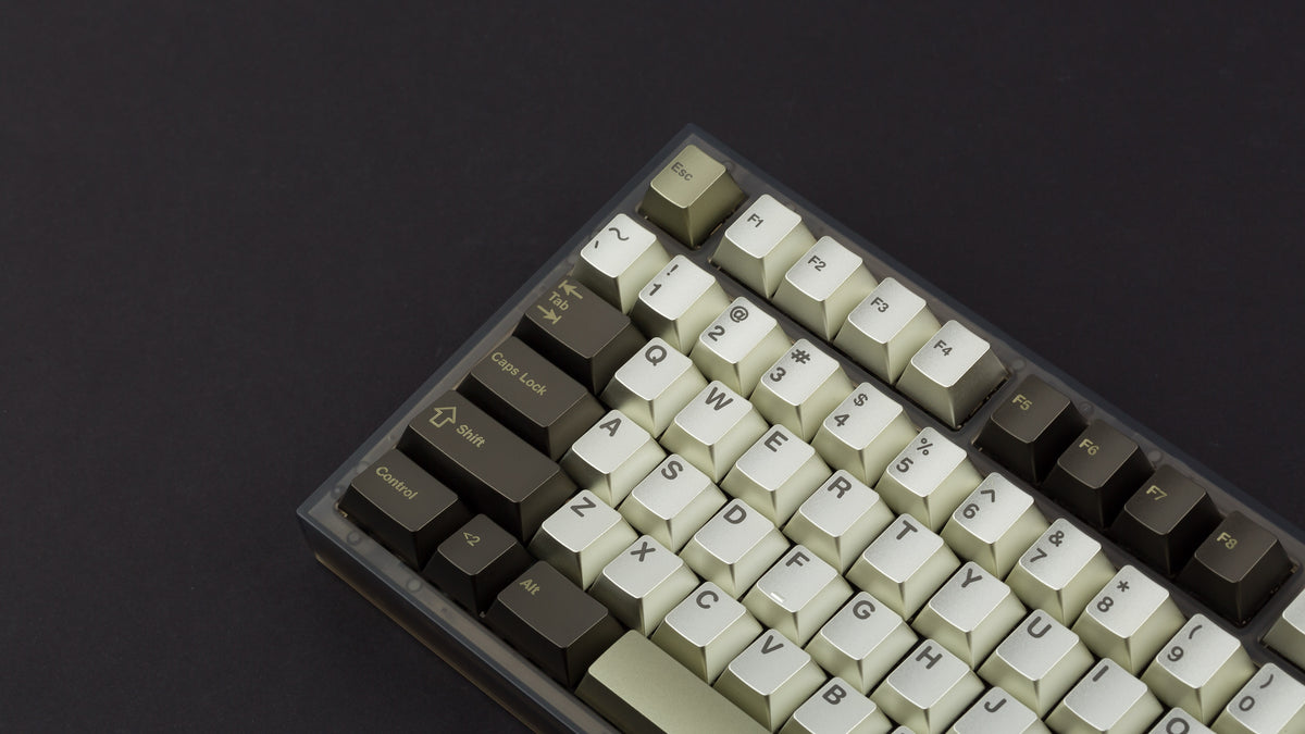  Aluve keycaps on smoke NK87 zoomed in on left 