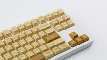 Load image into Gallery viewer, C-3PO keycaps on a white NK87 zoomed in on the right