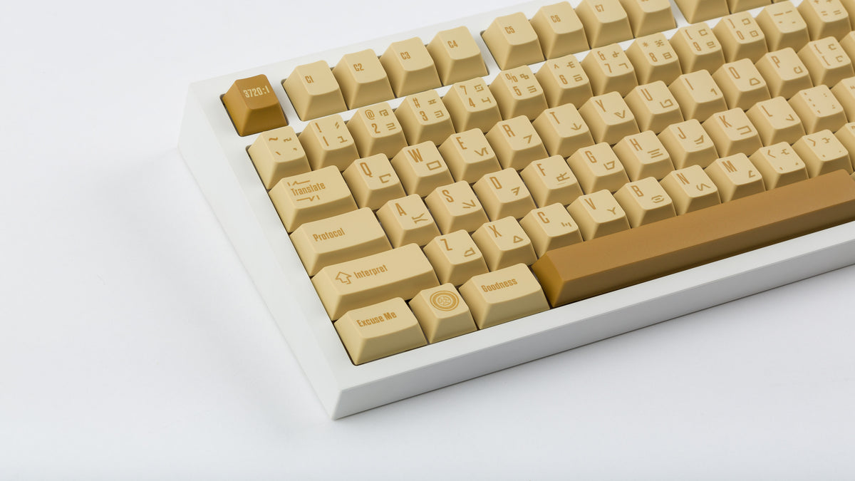  C-3PO keycaps on a white NK87 zoomed in on the left 