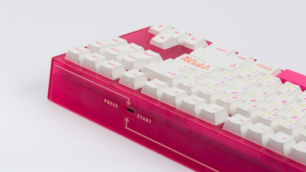  pink tfue themed keyboard with tfue keycaps usb typr c port 